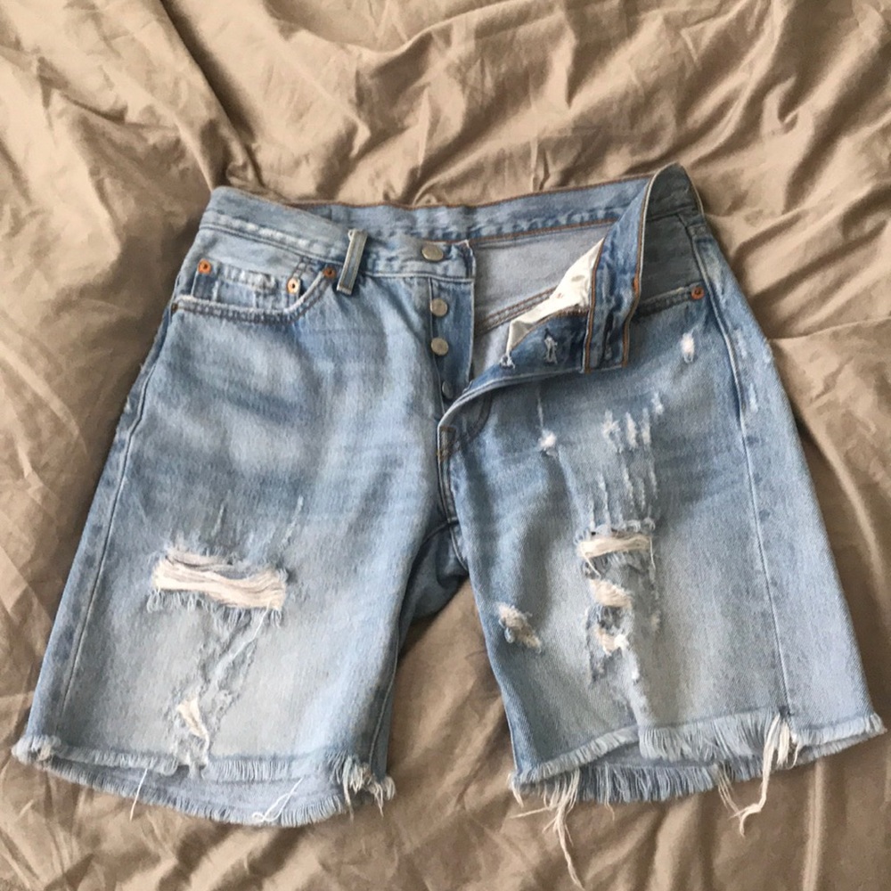 Levi’s light wash Bermuda shirt